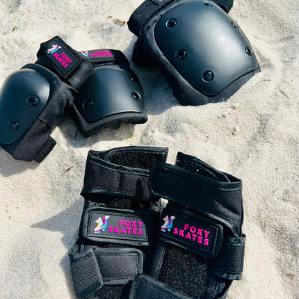 Foxy Protective Set - Black